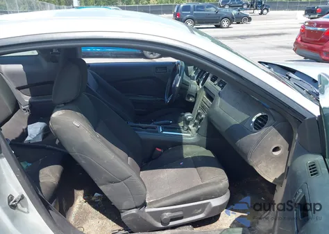 2010 Ford Mustang V6/V6 Premium z USA, uszkodzony, nr VIN 1ZVBP8AN4A5147985